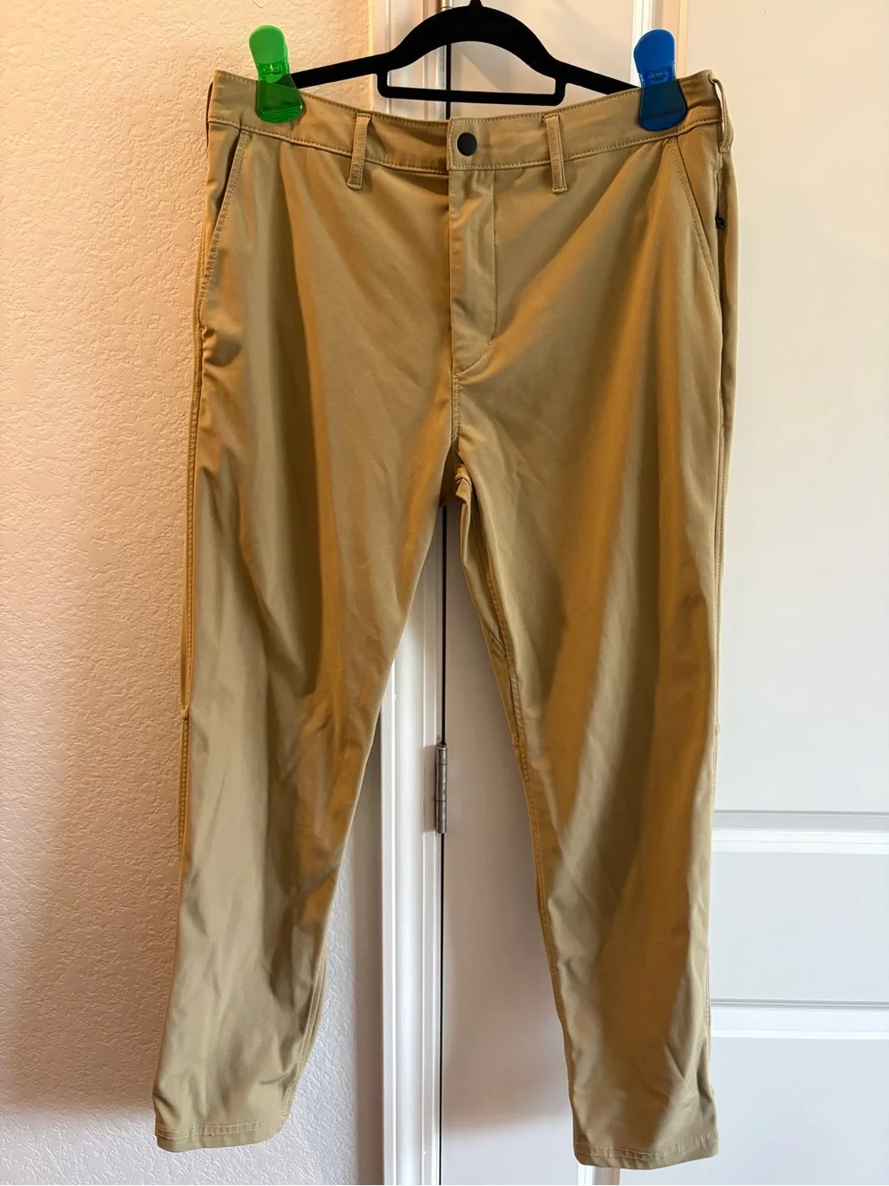 American Eagle Outfitters Khaki Chino Pants - Tan